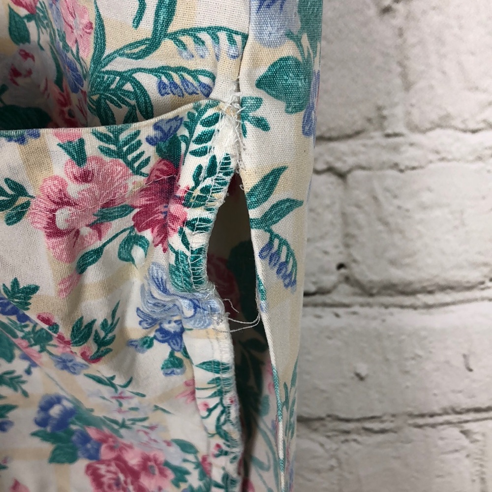 SCRUB TOP floral pattern - Picture 6 of 8